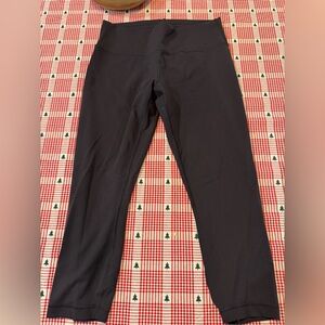 Lululemon black leggings
Length 27
Wunder under